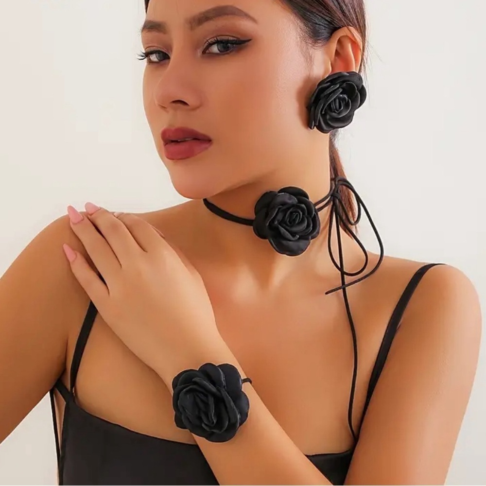 Black Rose Jewelry Set